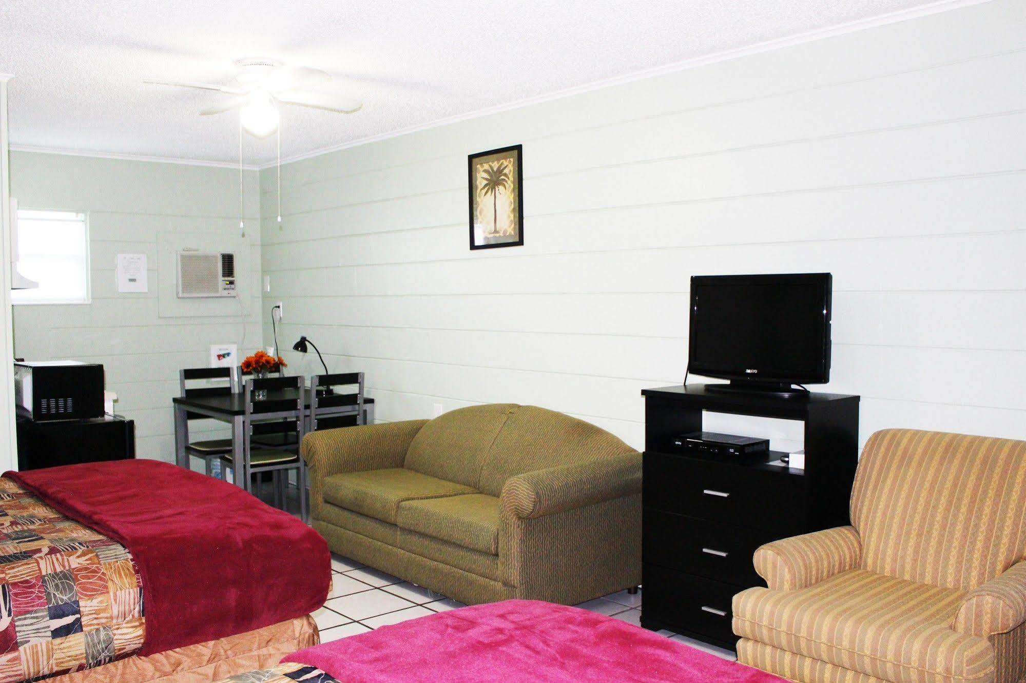 Sunshine & Venice, Florida Motel