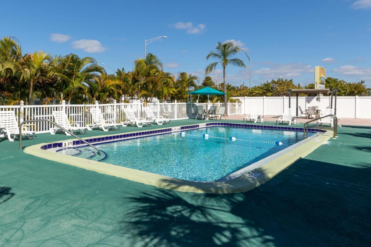Sunshine & Venice, Florida Venice Gardens